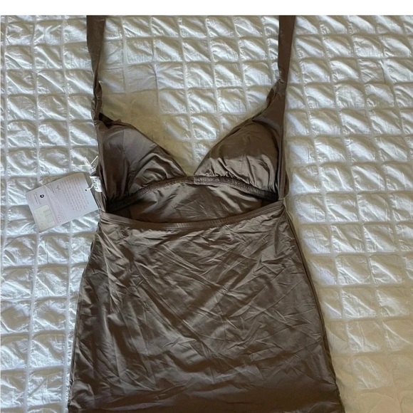 Ingrid & Isabel maternity swim top - Picture 5 of 6